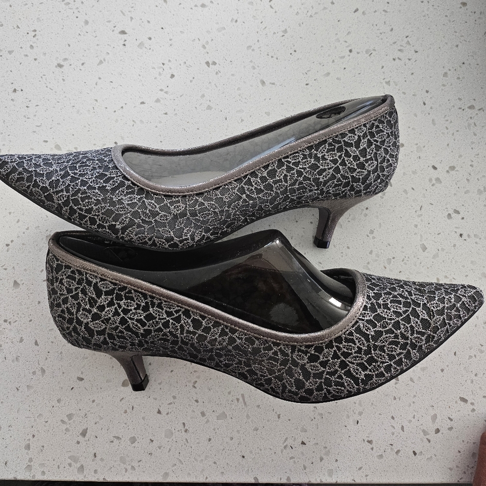 Andriana papell gunmetal valenica size 9.5 w